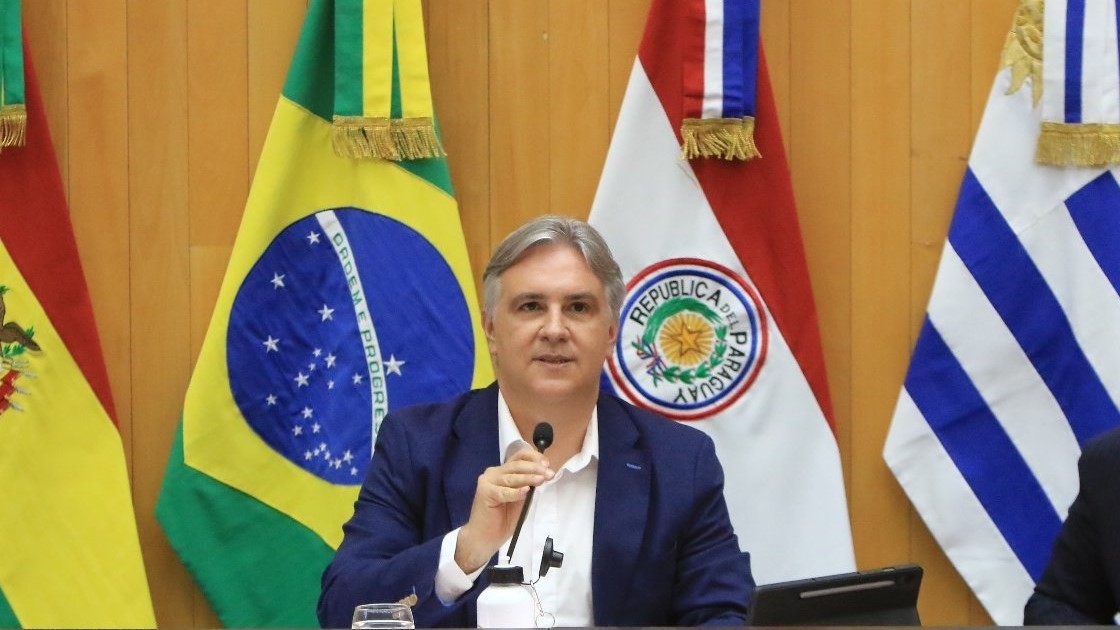 Governador de Crdoba destaca a importncia da cooperao regional em Sesso Especial do PARLASUL